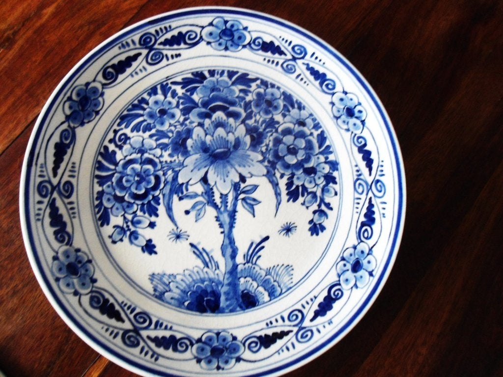 Puntgaaf delfts blauw wandbord "Levensboom" doorsn. 18 cm., Antiek en Kunst, Antiek | Wandborden en Tegels, Ophalen