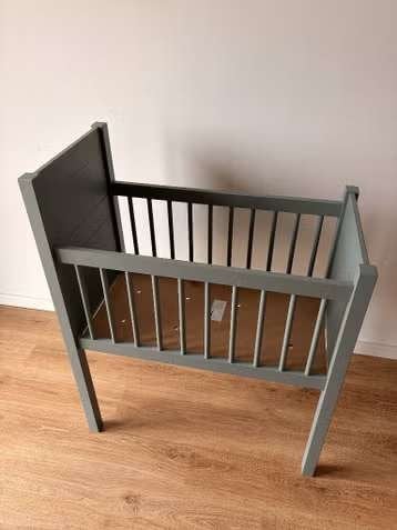 Kidsmill Noa wieg – antraciet grijs, Kinderen en Baby's, Babywiegjes en Ledikanten, Ophalen, Gebruikt, Wieg