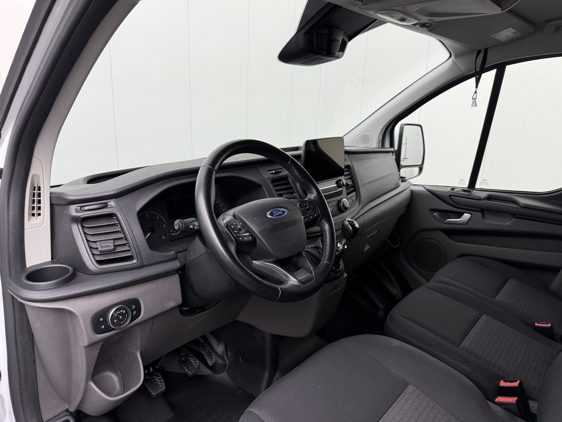 Ford Transit Custom 2.0TDCi 130PK Lang Dubbele Cabine | Kast, Voorwielaandrijving, Dealer onderhouden, Stof, Gebruikt