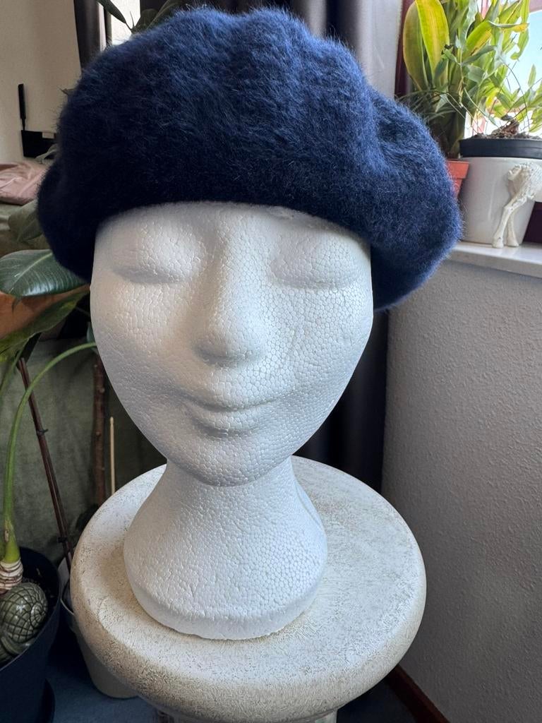 Vintage Kangol. United Kingdom., Kleding | Dames, Hoeden en Petten, Verzenden, Zo goed als nieuw, One size fits all