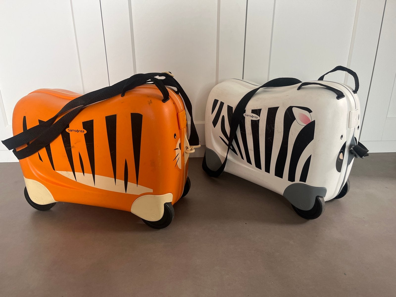 Samsonite kinderkoffer tijger en zebra (set), Wieltjes, Gebruikt, Hard kunststof, Minder dan 50 cm