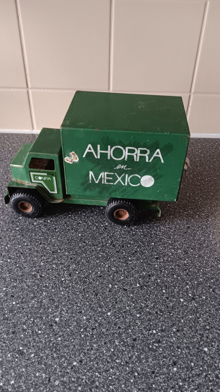 Vintage spaarpot vrachtwagen 'Ahorra en Mexico' Confia, Ophalen of Verzenden, Gebruikt, Metaal of Blik, Vervoermiddel
