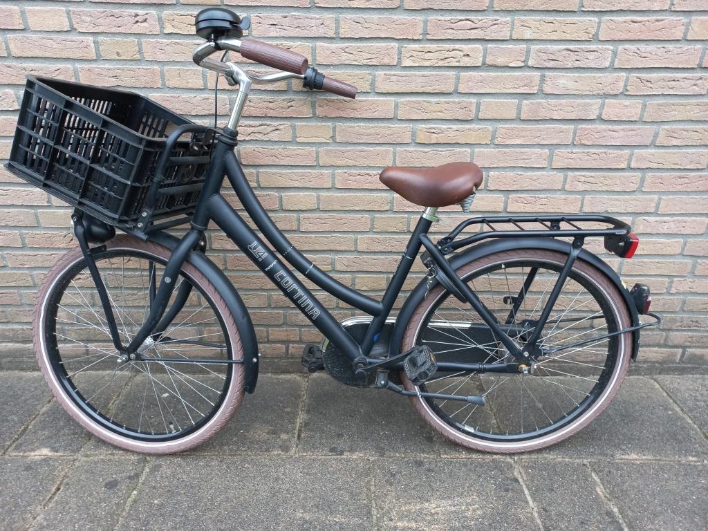 Zwarte Cortina fiets 24 inch, Fietsen en Brommers, Fietsen | Meisjes, Ophalen, Terugtraprem, Cortina, Gebruikt