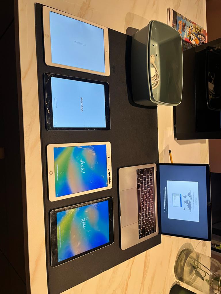 4 iPads (3e & 5e gen) + MacBook Pro 2017, Computers en Software, Apple iPads, Gebruikt, Apple iPad, Wi-Fi, 10 inch, 32 GB, Ophalen