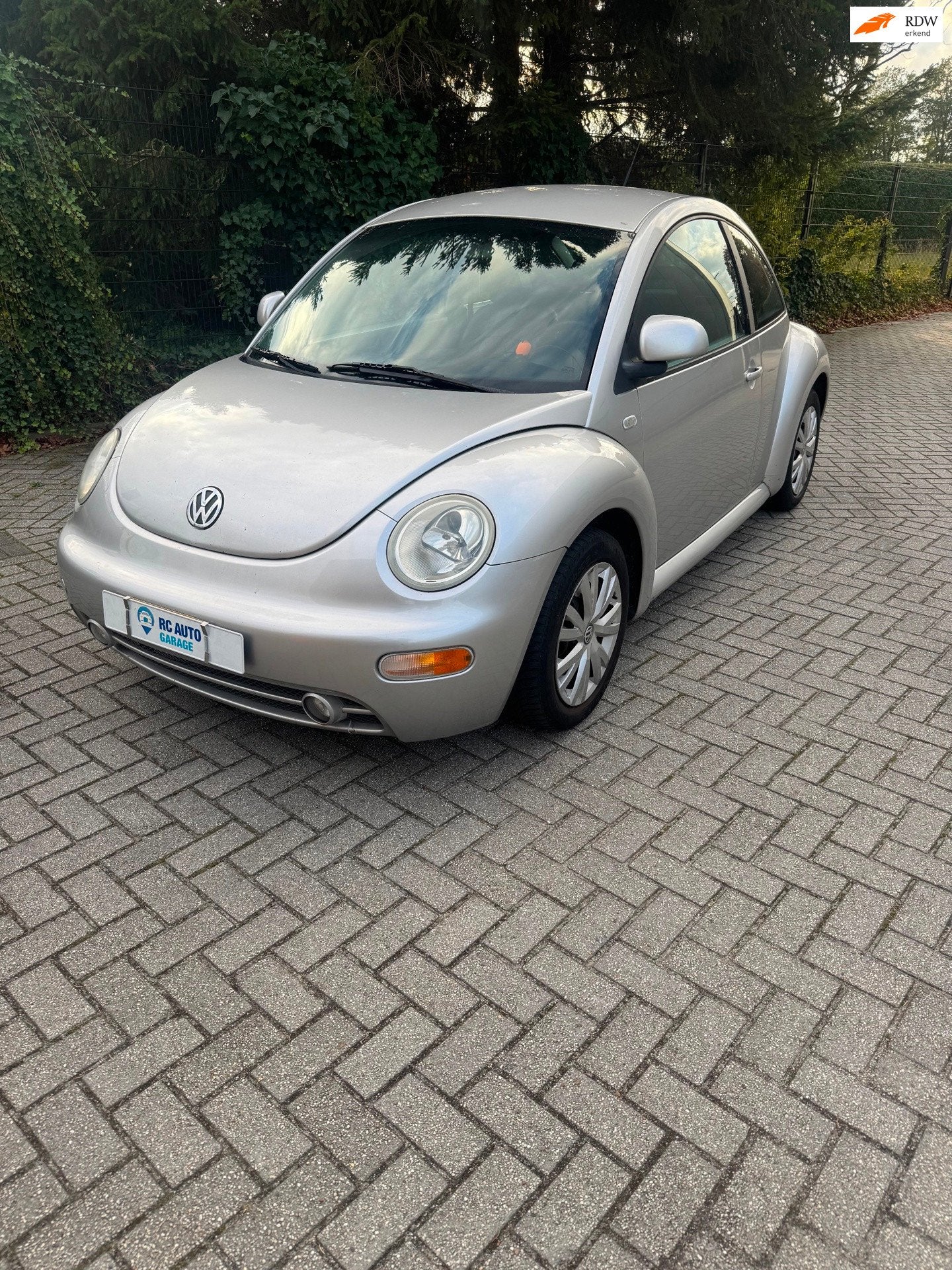 Volkswagen New Beetle 2.0 Highline, Auto's, Voorwielaandrijving, Stof, Beetle (Kever), 4 cilinders
