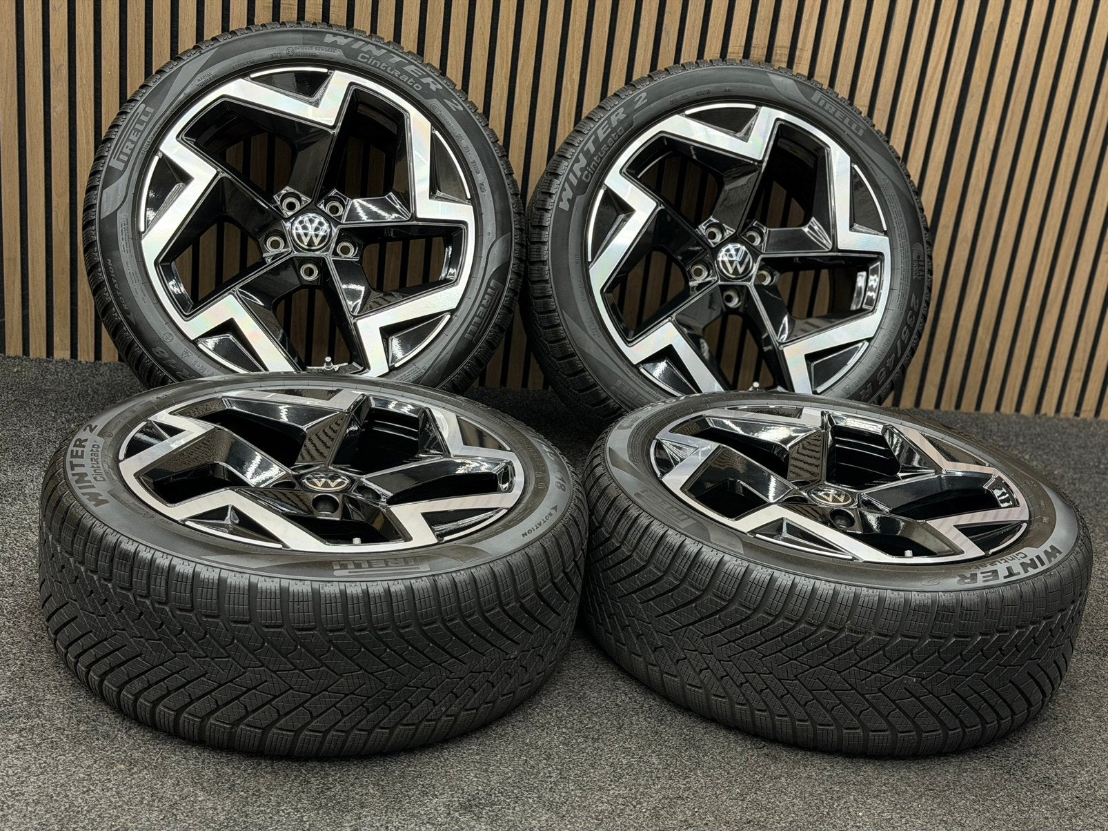 ZGAN! Originele 18 inch VW Passat Coventry 5x112 Pirelli ‘25, Auto-onderdelen, Ophalen, 18 inch, ., Banden en Velgen
