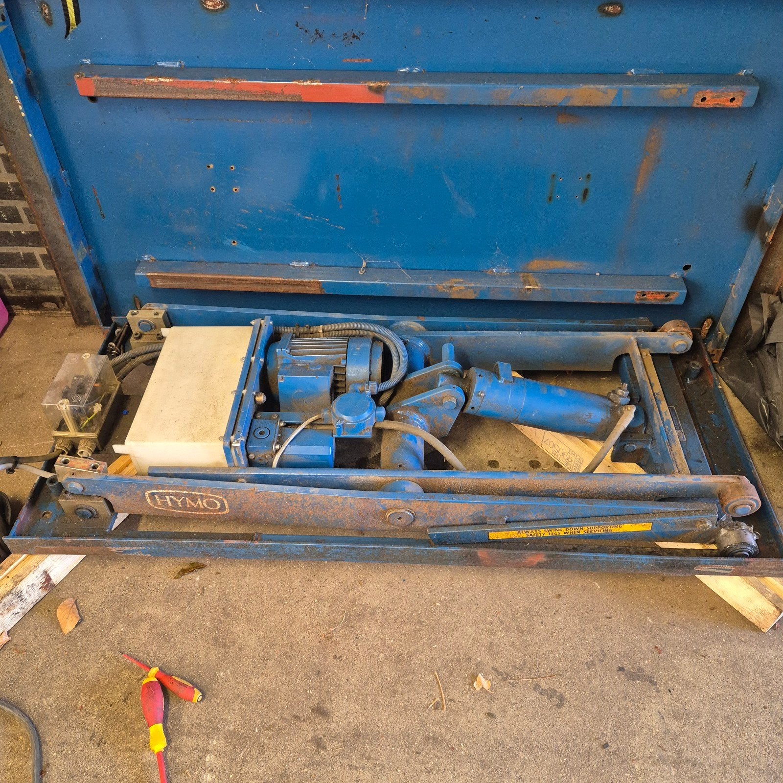Hymo 1000kg max heftafel, Ophalen