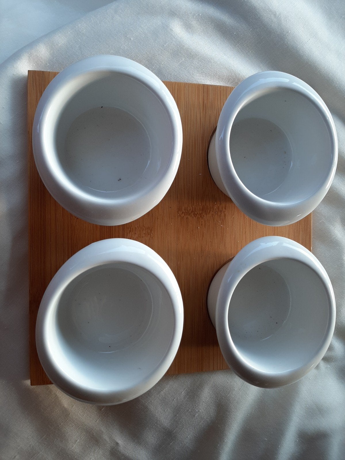 4 schaaltjes van intermezzo, Huis en Inrichting, Keuken | Servies, Ophalen of Verzenden, Gebruikt, Overige stijlen, Schaal of Schalen