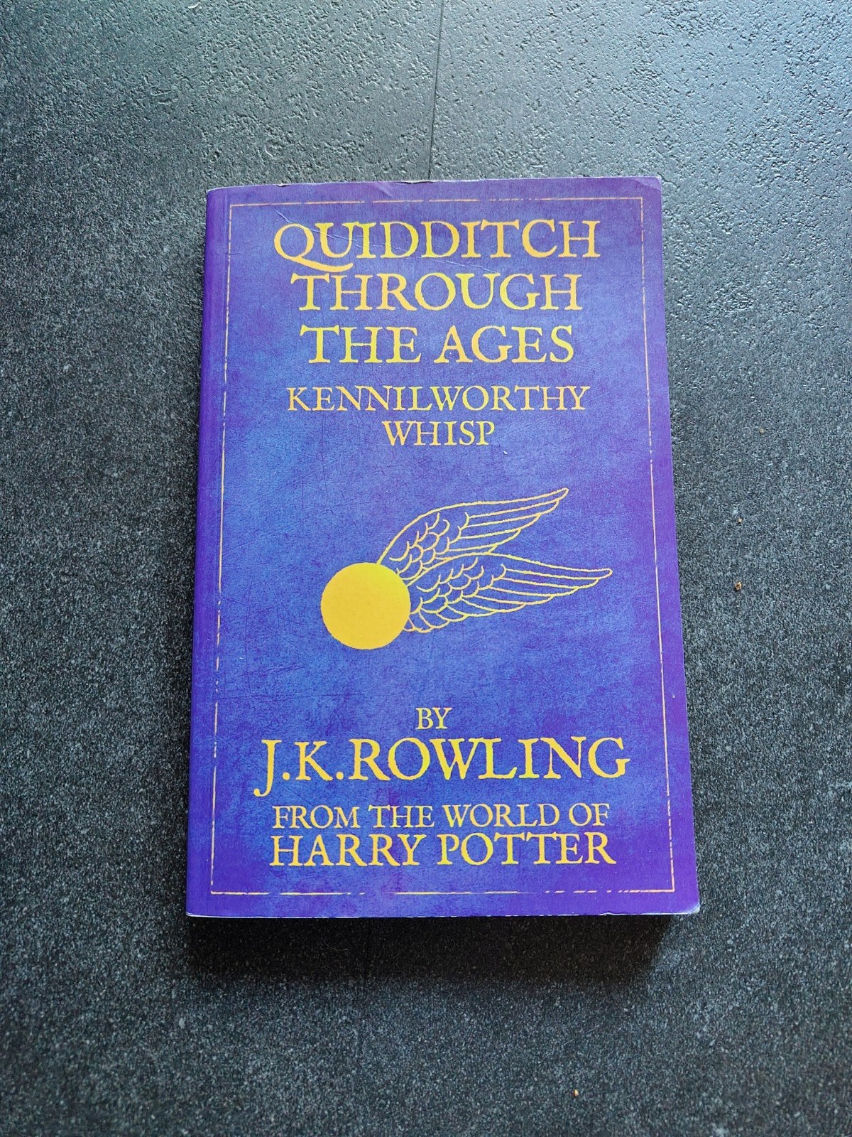 Harry Potter: Zwerkbal Door de Eeuwen Heen, Ophalen of Verzenden, Gelezen, J.K. Rowling, Europa overig