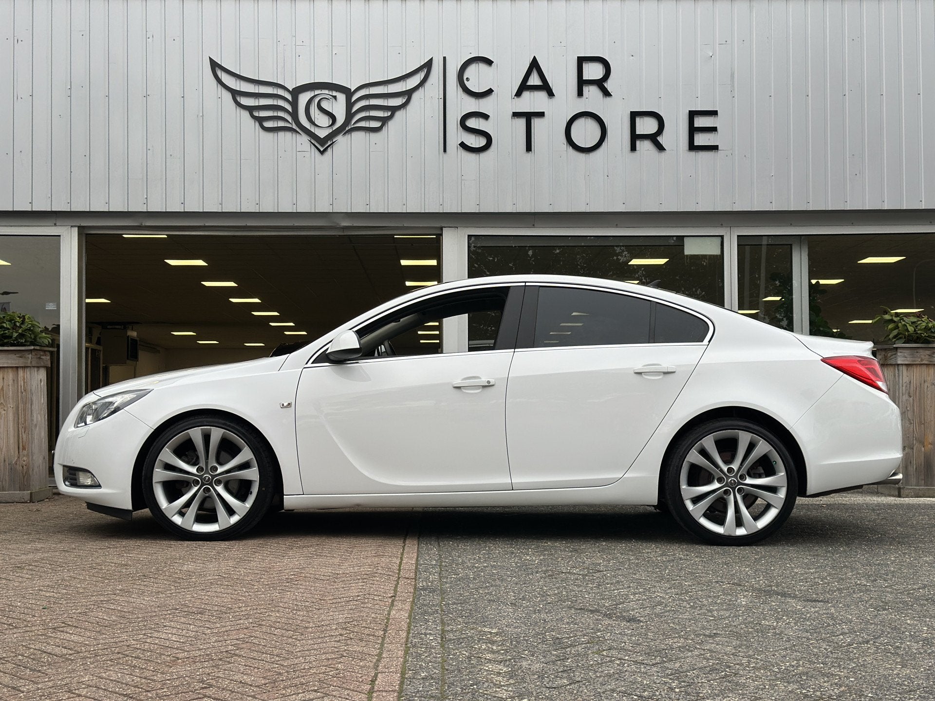 Opel Insignia 2.0 T Sport 4x4 220PK|CLIMA|CRUISE|STOEL VWM|P, Auto's, 4 cilinders, Wit, Bedrijf, Handgeschakeld