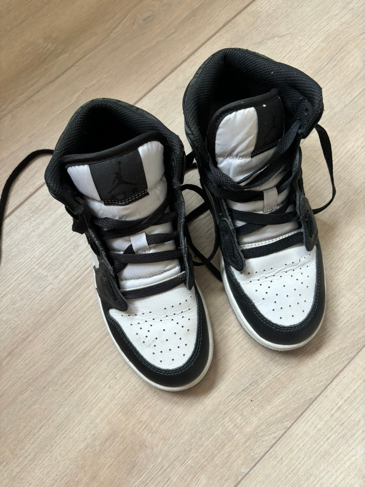 Hele nette Nike Air Jordan maat 36,5, Ophalen of Verzenden, Gedragen, Wit, Sportschoenen