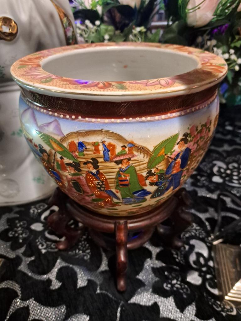 Antieke Chinese Bloempot met Houten Standaard, Ophalen