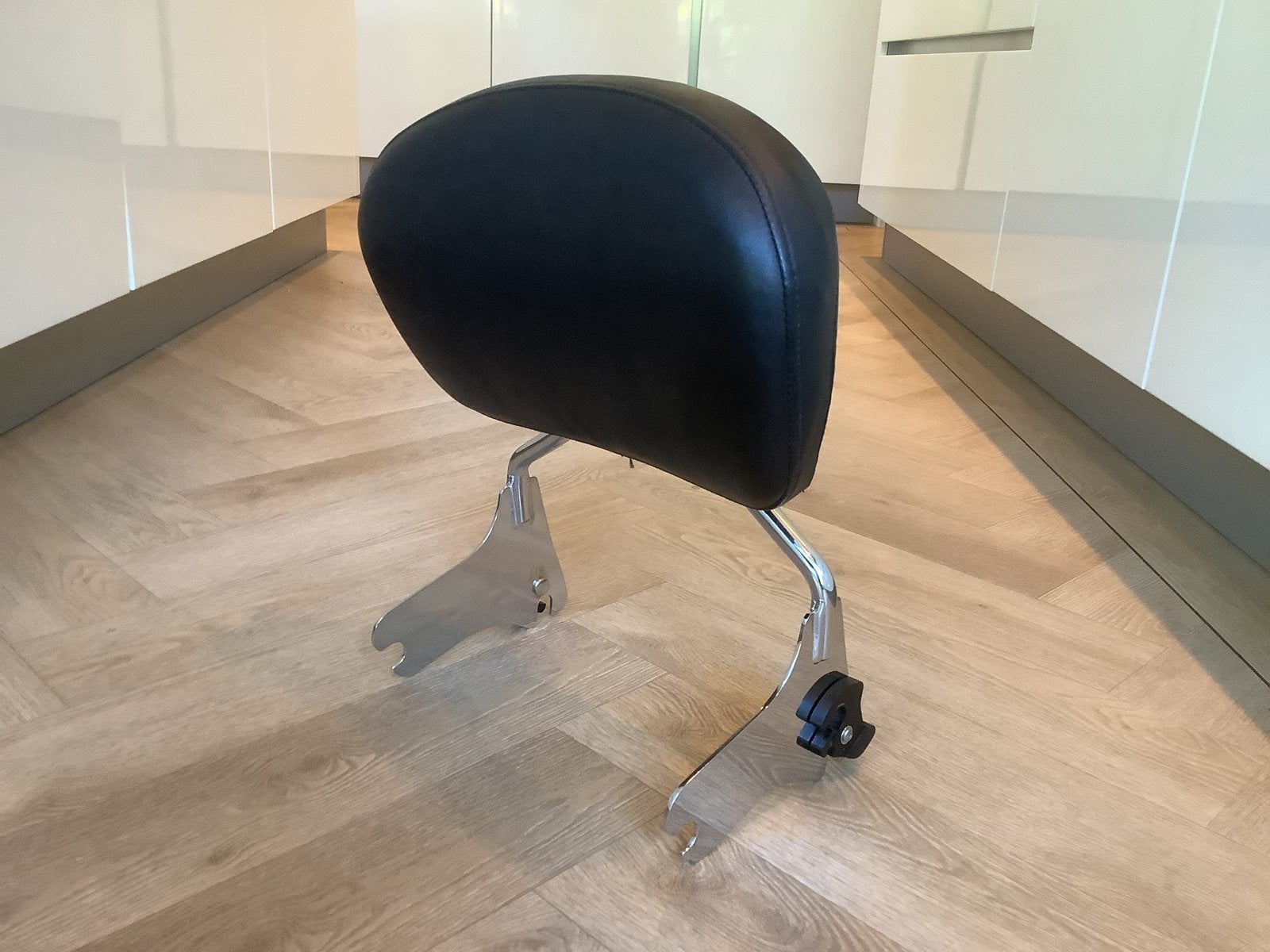 Motorfiets rugleuning/sissybar - Zwart leer, chroom, Ophalen of Verzenden, Gebruikt