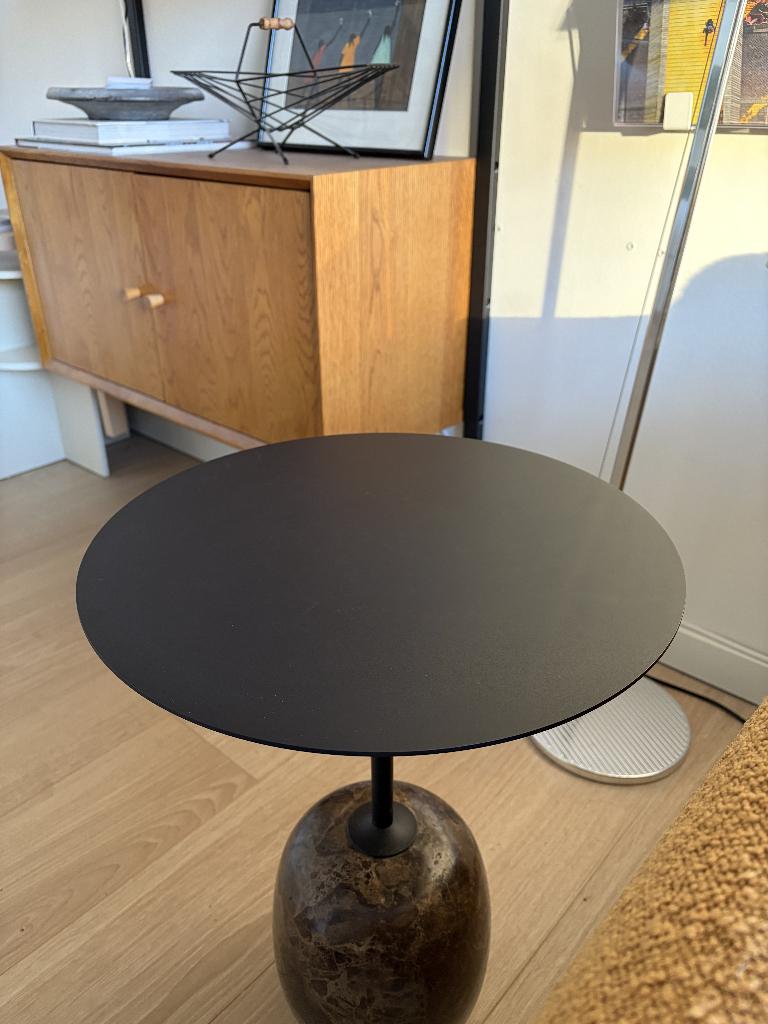 &Tradition Lato LN8 bijzettafel zwart / bruin (vaste prijs), Huis en Inrichting, Tafels | Bijzettafels, Minder dan 55 cm, Gebruikt