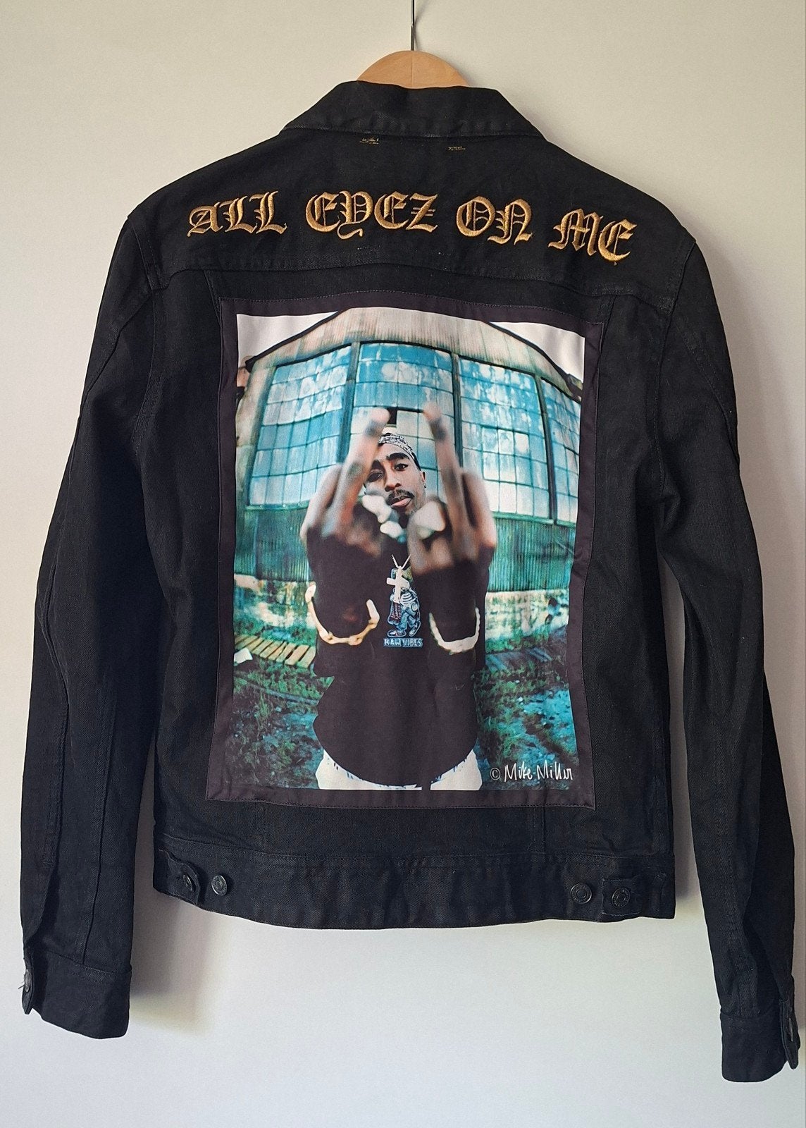 Replay 2Pac Tribute spijkerjas maat L collectors item, Kleding | Heren, Jassen | Zomer, Maat 52/54 (L), Zwart, Nieuw, Ophalen of Verzenden