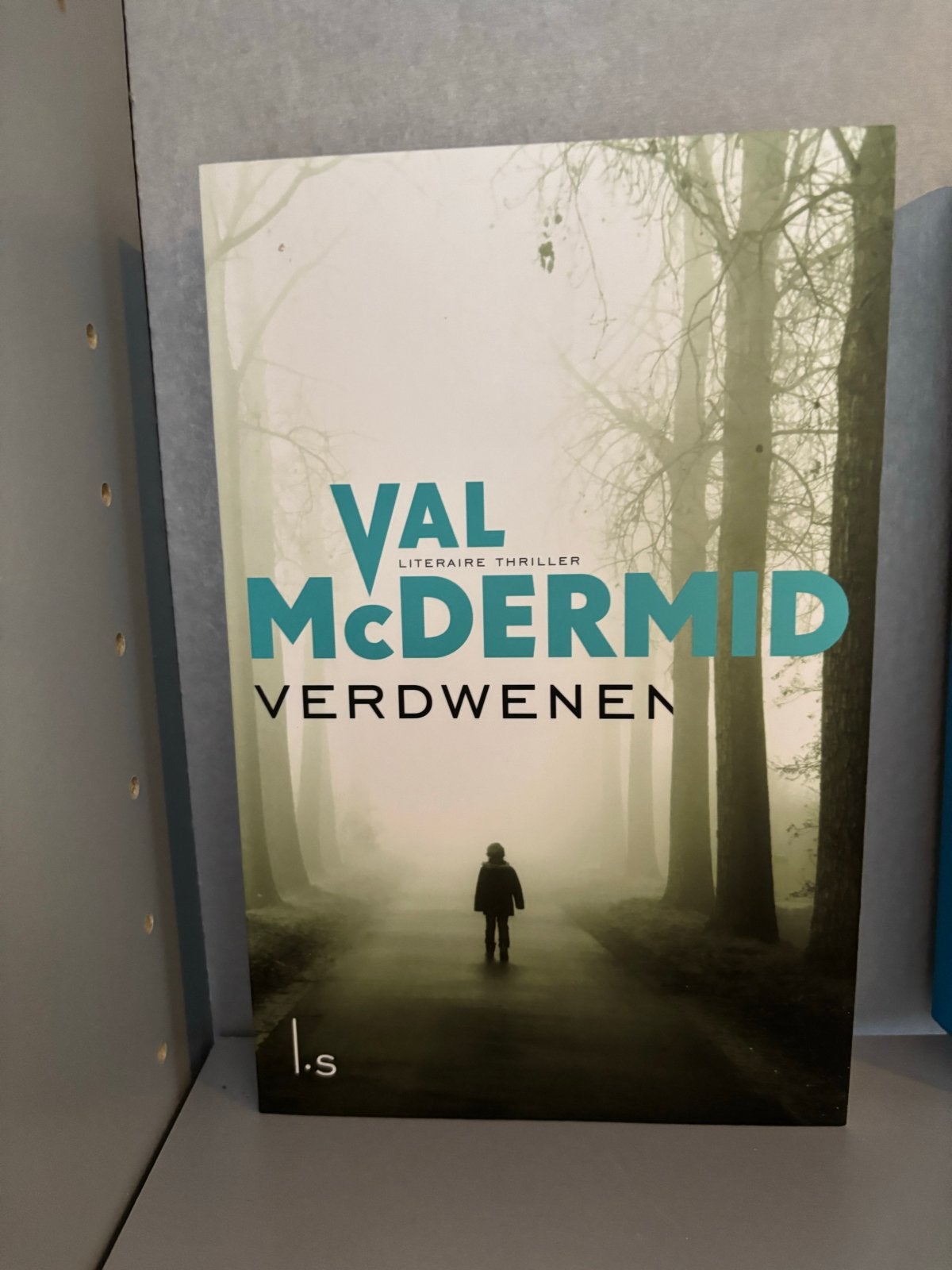Val McDermid - Verdwenen (Literaire Thriller), Boeken, Thrillers, Ophalen of Verzenden, Zo goed als nieuw, Europa overig