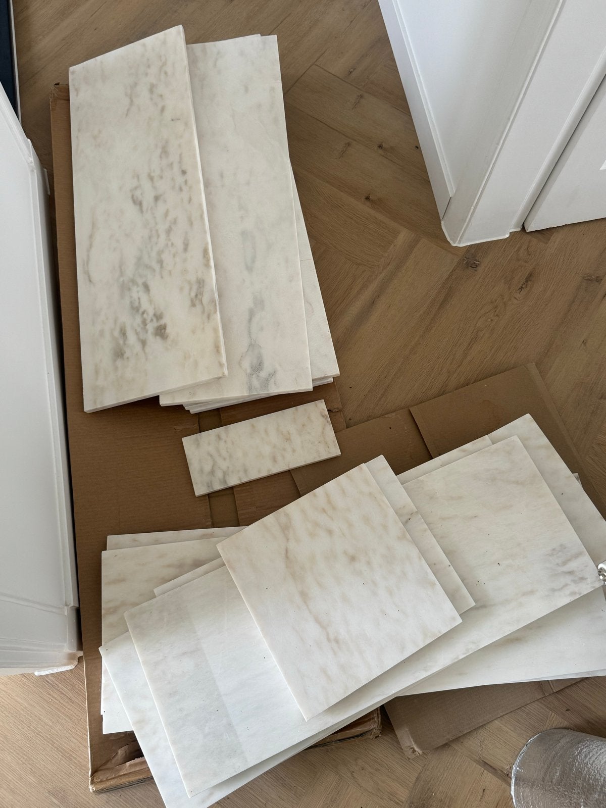 14 marmeren platen 30x90 cm, Doe-het-zelf en Verbouw, Tegels, Ophalen, 60 cm of meer, Gebruikt, 5 tot 10 m²