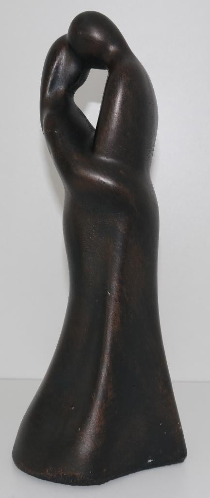 Te koop: romantisch beeld, Ophalen of Verzenden, Steen of Keramiek, Beeld, 20 - 50 cm