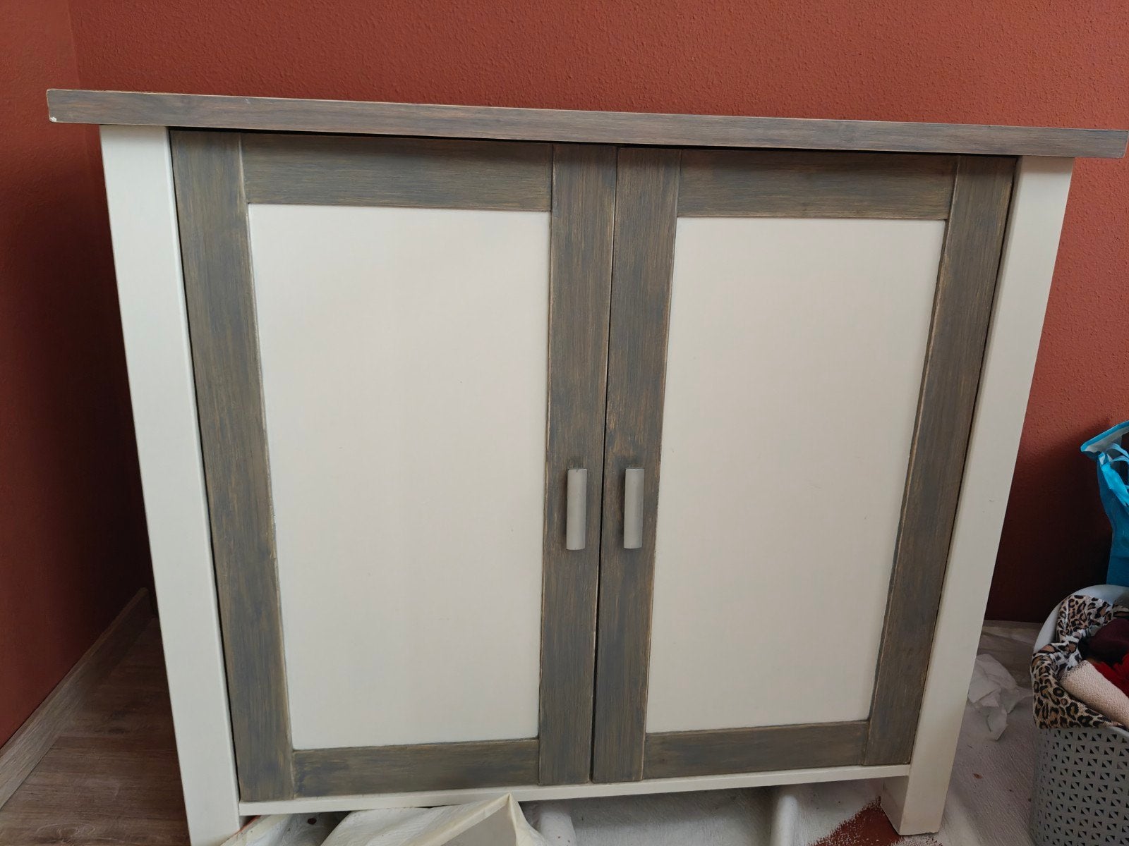 Stijlvol dressoir/kastje met 2 deuren en planken, Ophalen, Gebruikt