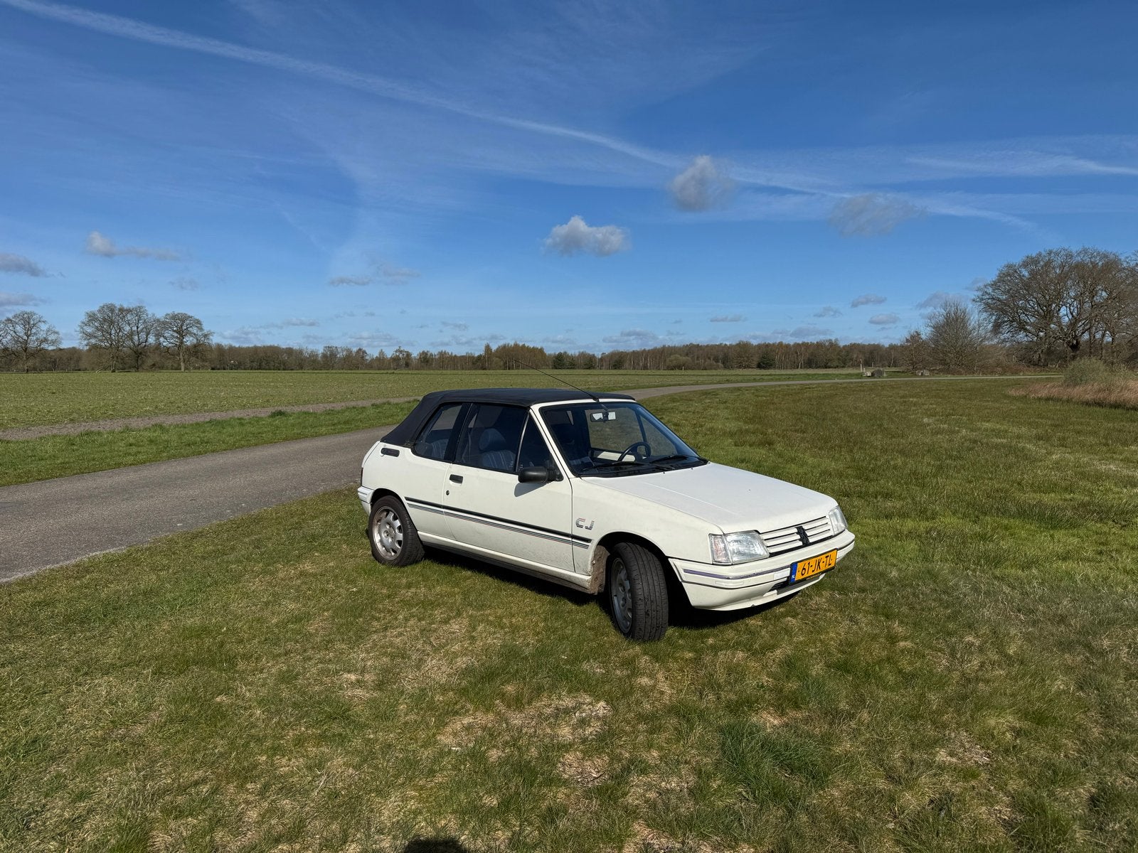 Peugeot 205 1.1 CJ Cabriolet U9 1990 Wit, Voorwielaandrijving, 4 cilinders, Cabriolet, 423 kg