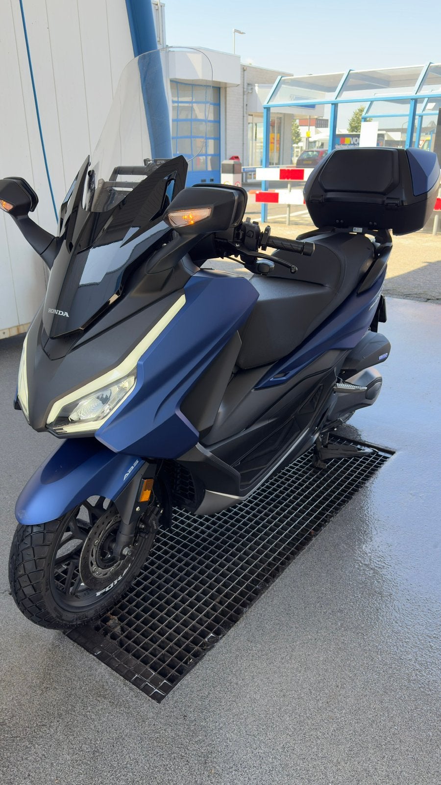 Honda Forza 350 NSS (bj.2024) complete maintenance paper., Scooter, Occasion, Particulier, Minimaal motorrijbewijs A2