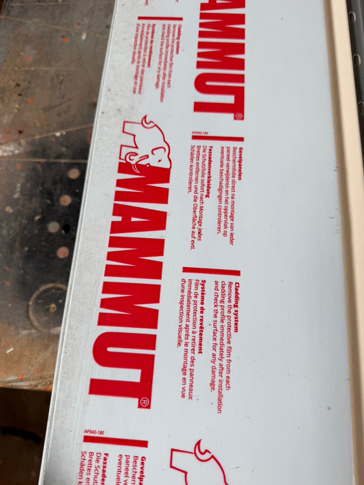 Mammut kunststof gevelbekleding Ral 9001, Ophalen, Zo goed als nieuw
