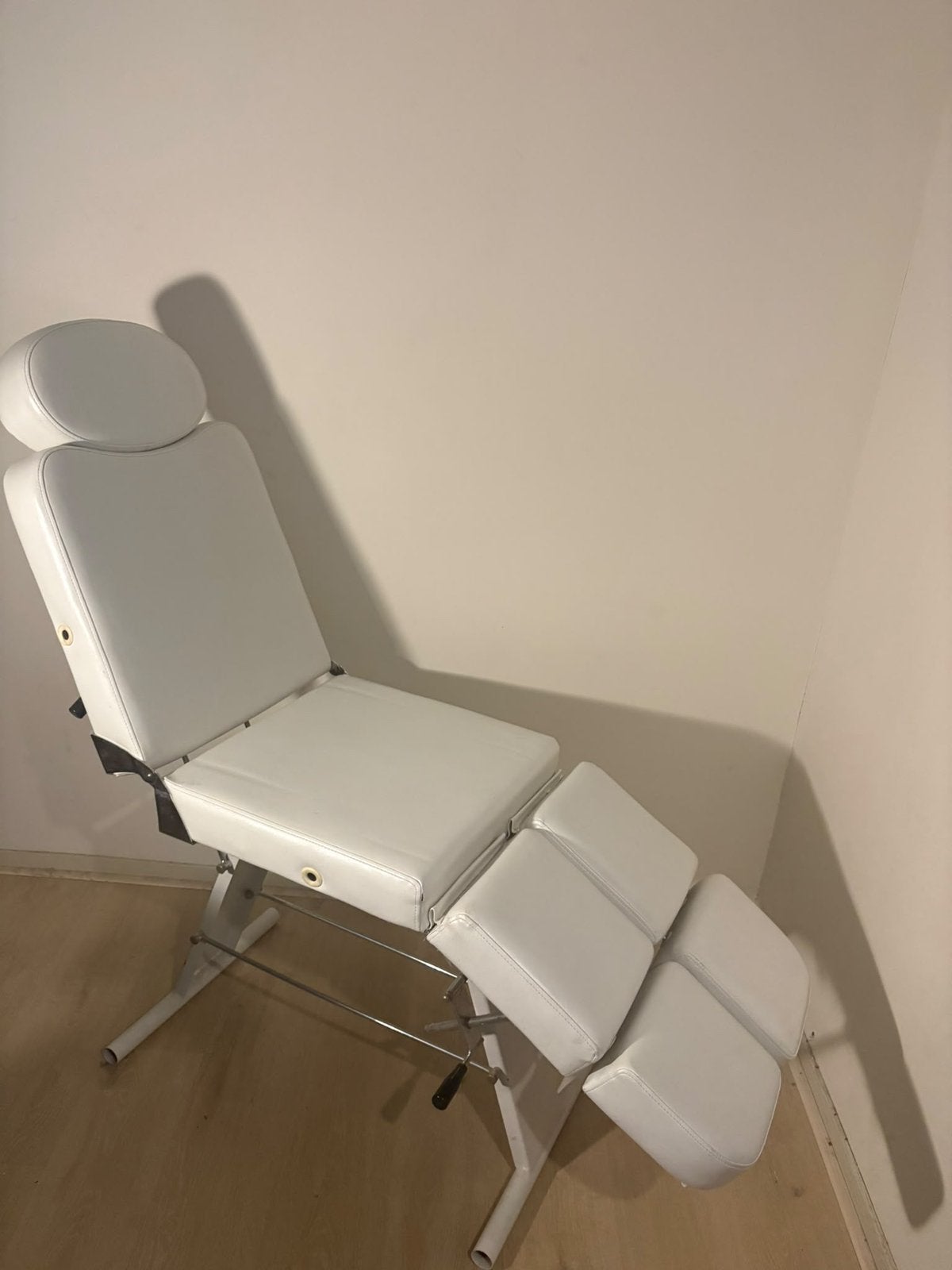 Behandelstoel, Ophalen, Zo goed als nieuw, Massagetafel