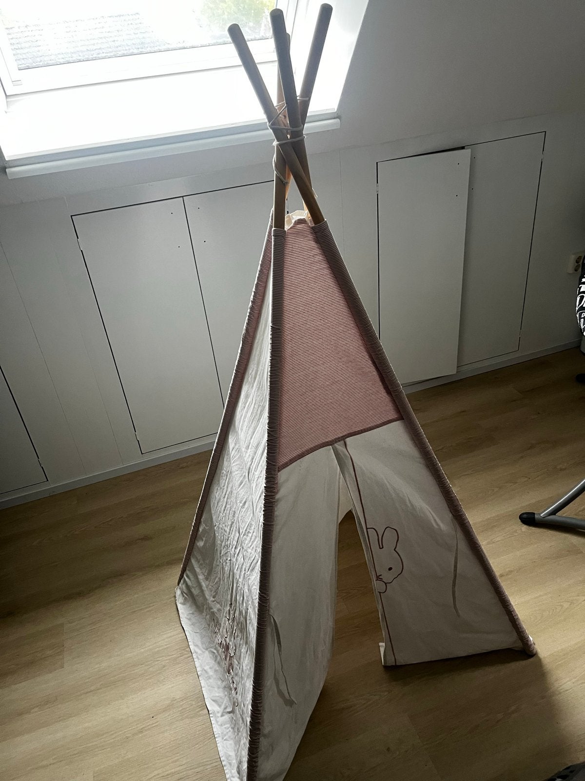 Leuke kinder tipi tent met Nijntje opdruk, Ophalen, Zo goed als nieuw