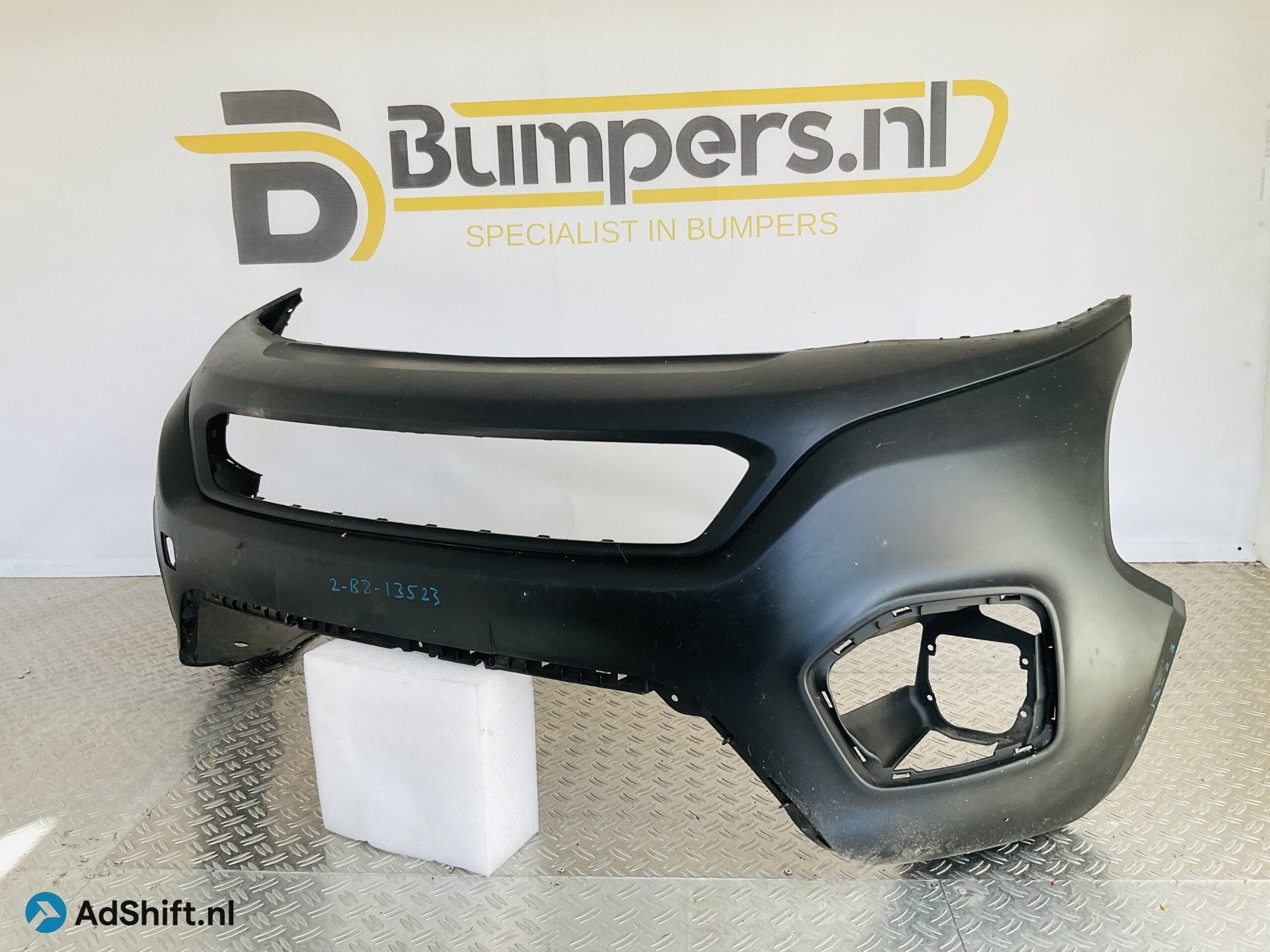 Bumper Fiat Fiorino Nimo 735628031 Voorbumper 2-B8-13523z, Bumper