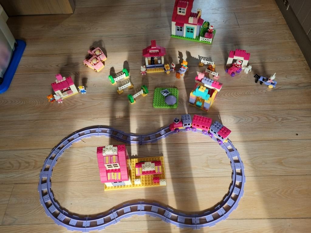 Unico blocks diverse sets Hello Kitty, Gebruikt, Overige thema's, Ophalen of Verzenden, Complete set