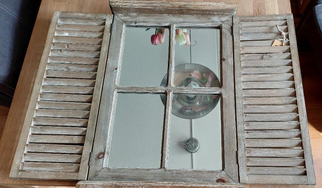 Gezocht luikjesspiegel, Huis en Inrichting, Minder dan 50 cm, Ophalen of Verzenden, Zo goed als nieuw, Minder dan 100 cm