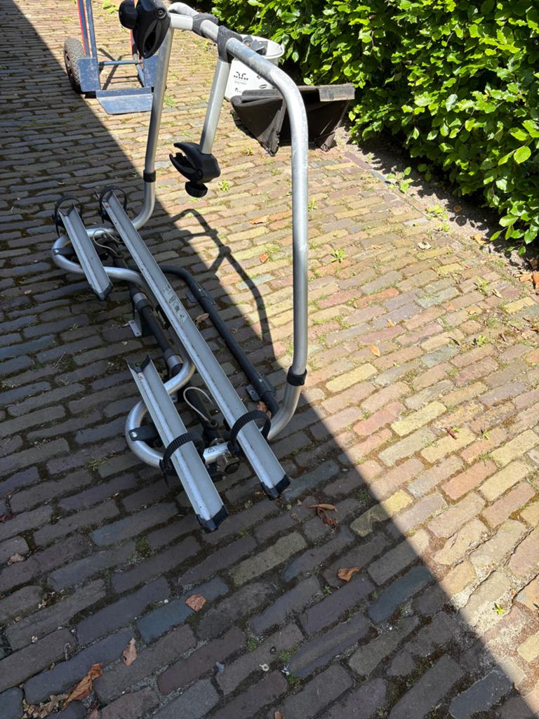 Fietsendrager voor op de dissel van een caravan, Ophalen, 2 fietsen, Zo goed als nieuw, Fietsendrager-accessoire