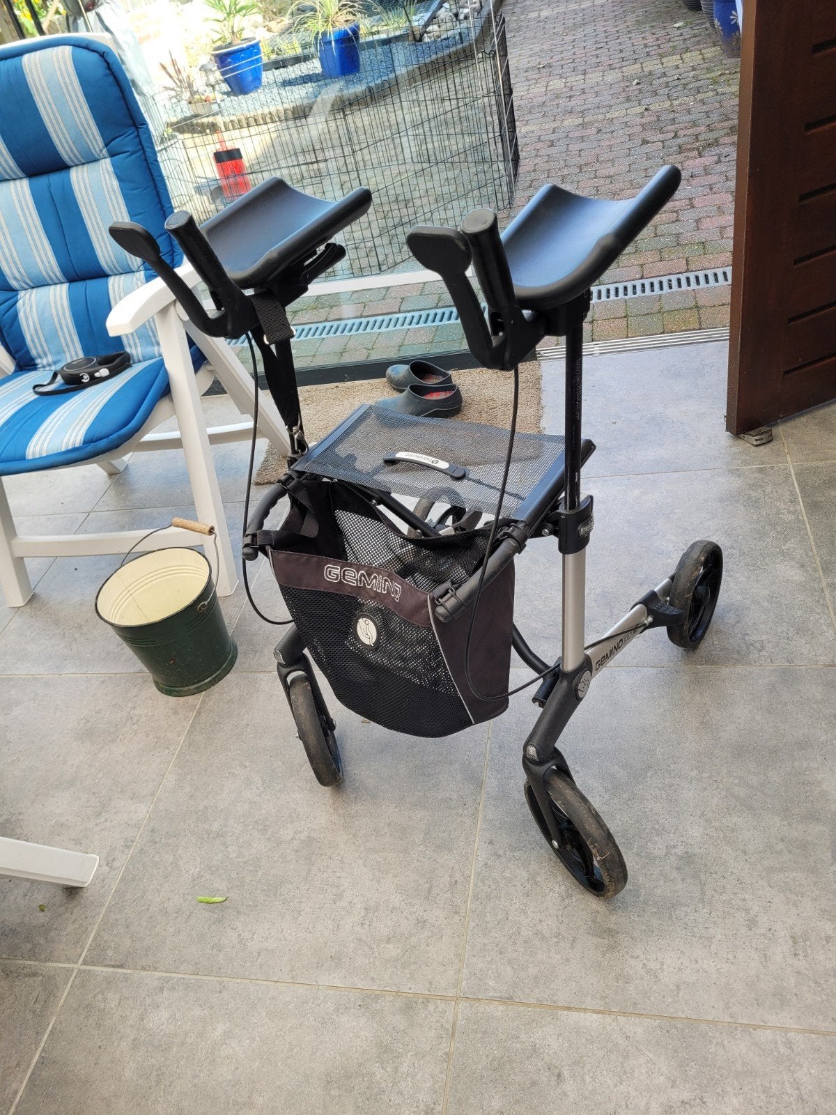 Rollator Gemino 30M. Met onderarmschalen, Ophalen