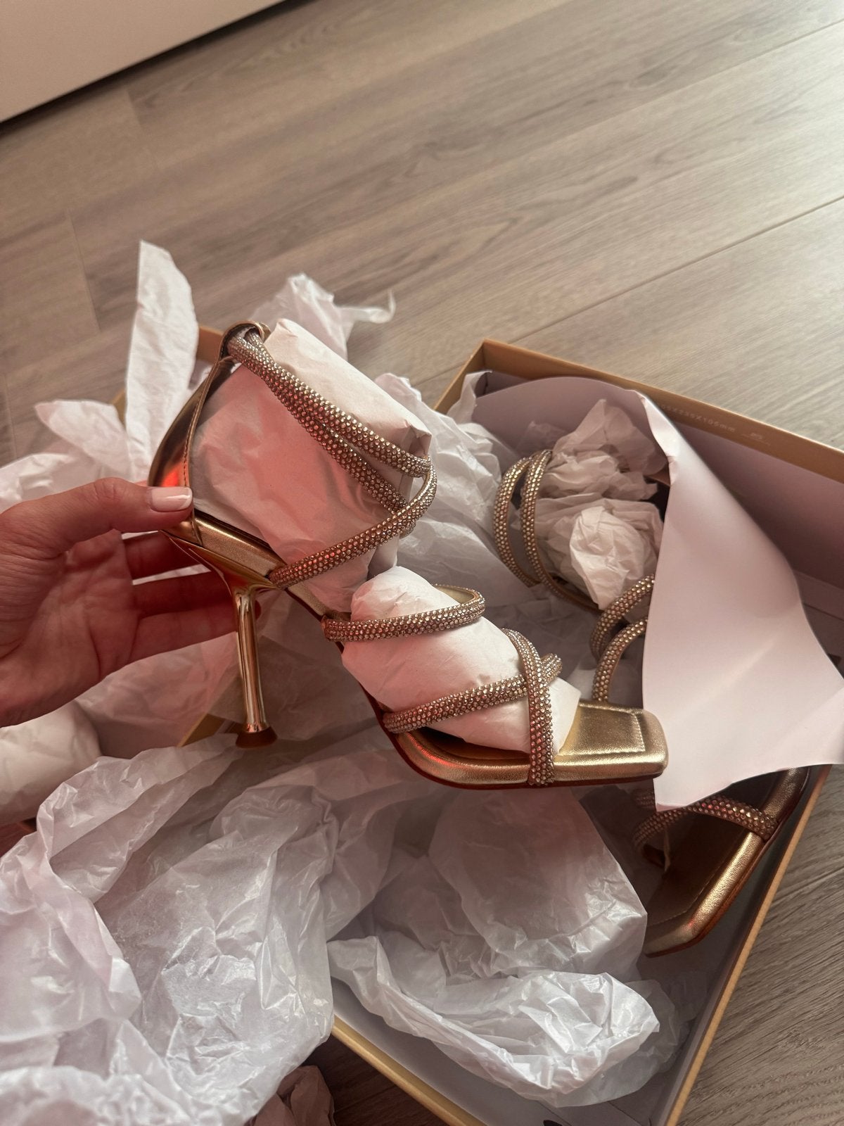 Michael Kors Imani Strappy Sandalen - Pale Gold, Ophalen of Verzenden, Nieuw, Overige kleuren, Schoenen met hoge hakken