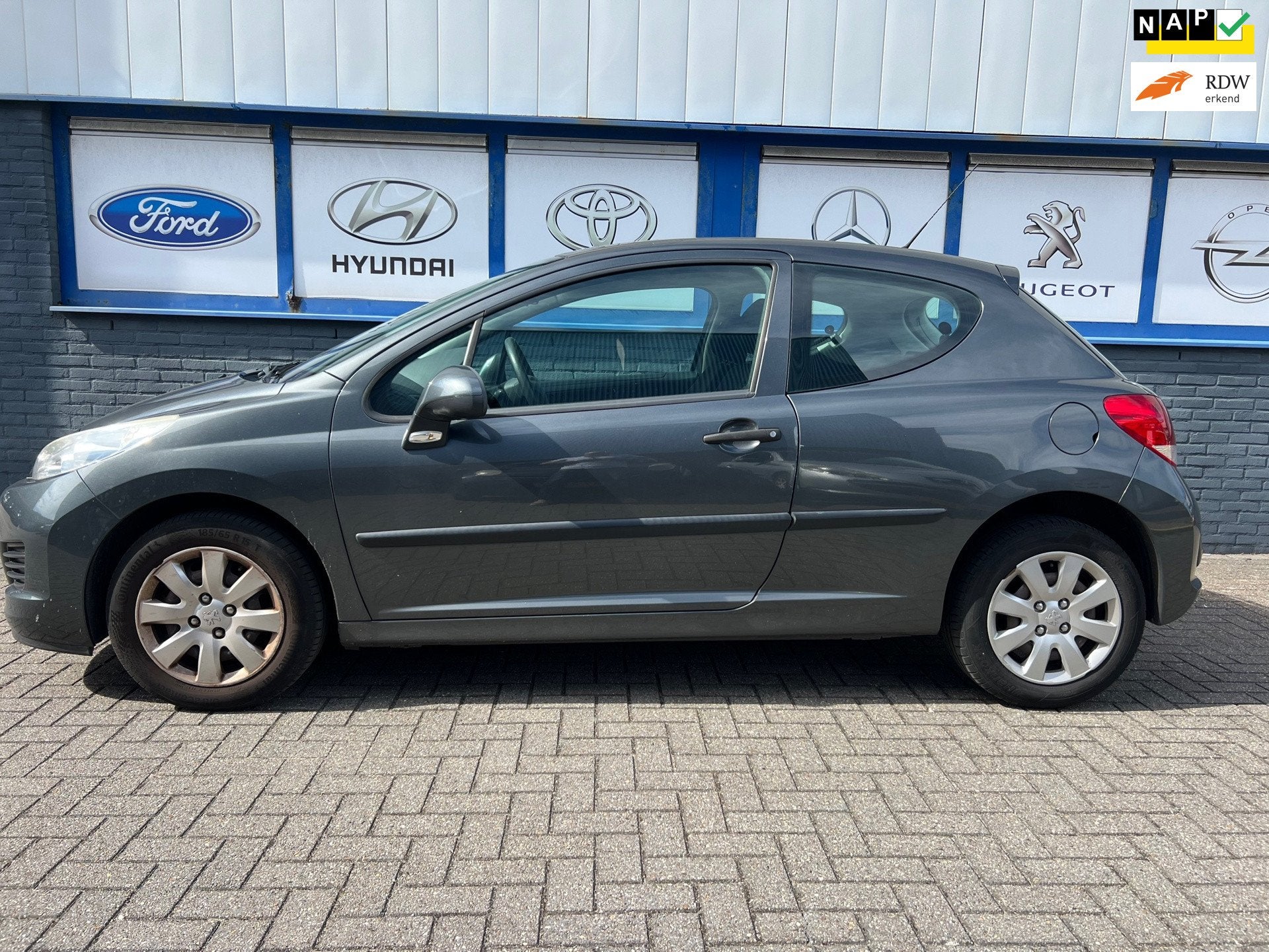 Peugeot 207 1.4 XR 2011 114000km NWE.APK 2850EU, Voorwielaandrijving, Euro 5, 4 cilinders, 49 €/maand