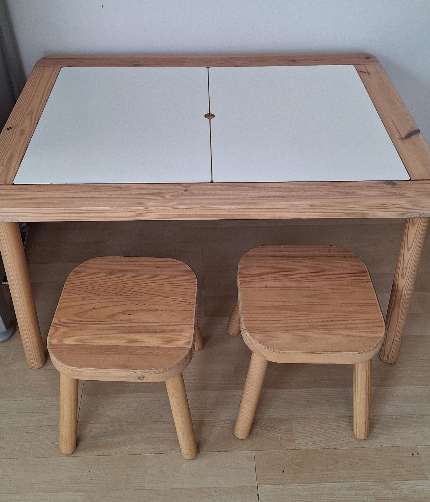 Ikea Flisat kindertafel met krukjes en Trofast bakken, Kinderen en Baby's, Ophalen, Tafel(s)