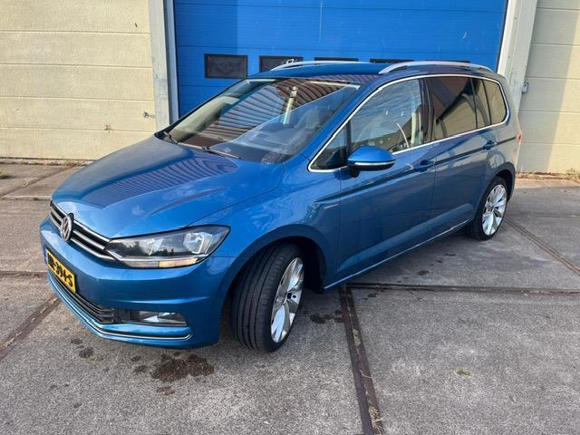 Volkswagen Touran 1.6 TDI SCR Highline 7p! 12-2015! AUTOMAAT, Auto's, Gebruikt, Blauw, Origineel Nederlands, Diesel