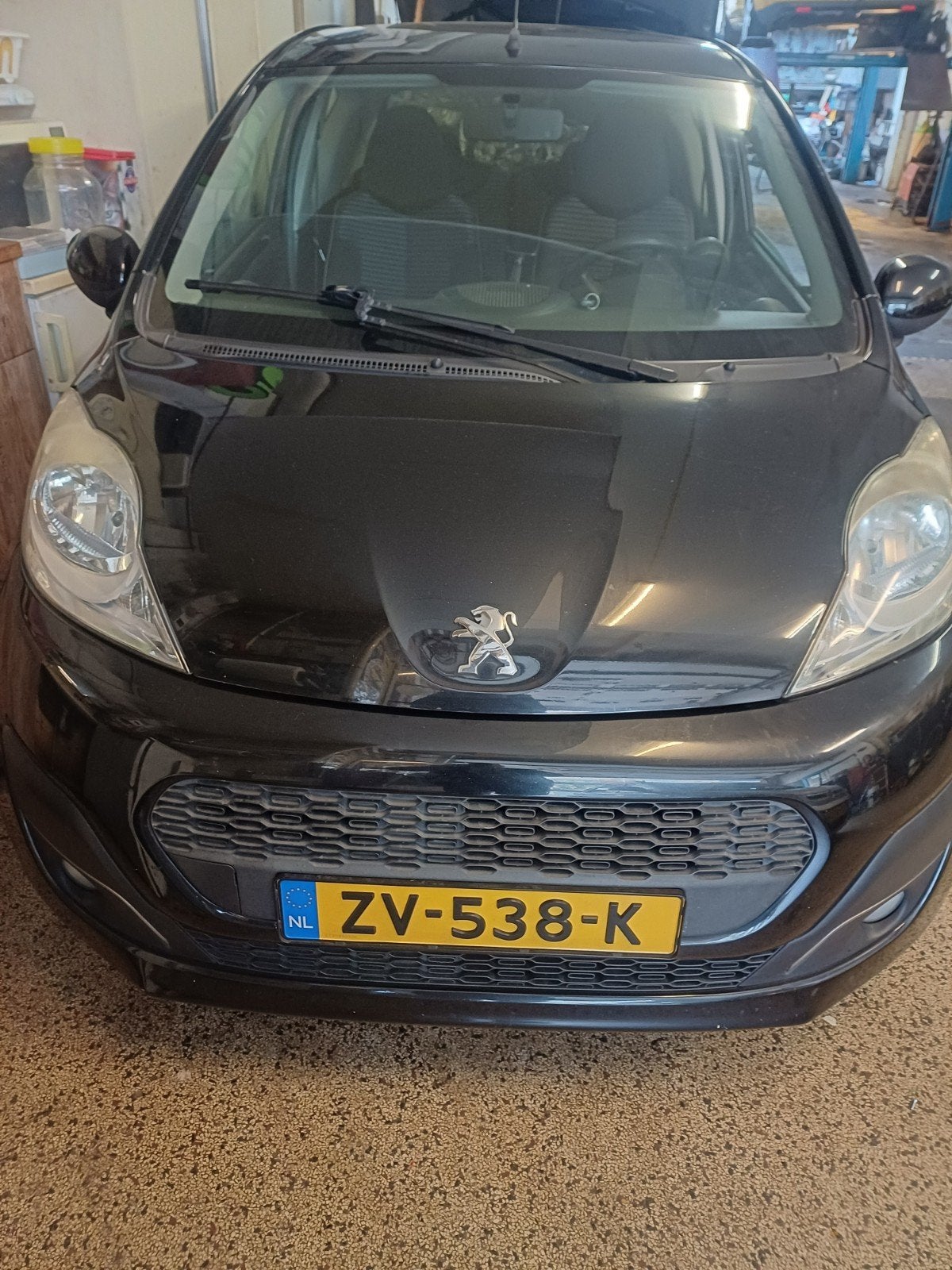 Peugeot 107 1.0 12V E-vti 68PK 3DR 2013 Zwart, Voorwielaandrijving, Handgeschakeld, Particulier, 3 cilinders