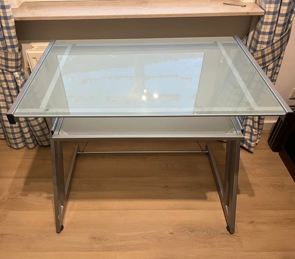 Glazen bureau gratis ophalen, Ophalen of Verzenden, Zo goed als nieuw, 70 tot 120 cm