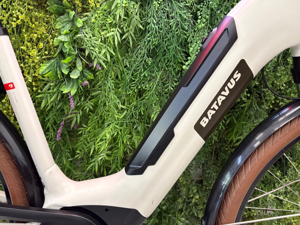 DEMO Batavus Altura | Bosch Smart | 500Wh | 1530km | 51CM, Batavus, Info@accell-group.com, 51 tot 55 cm, 50 km per accu of meer