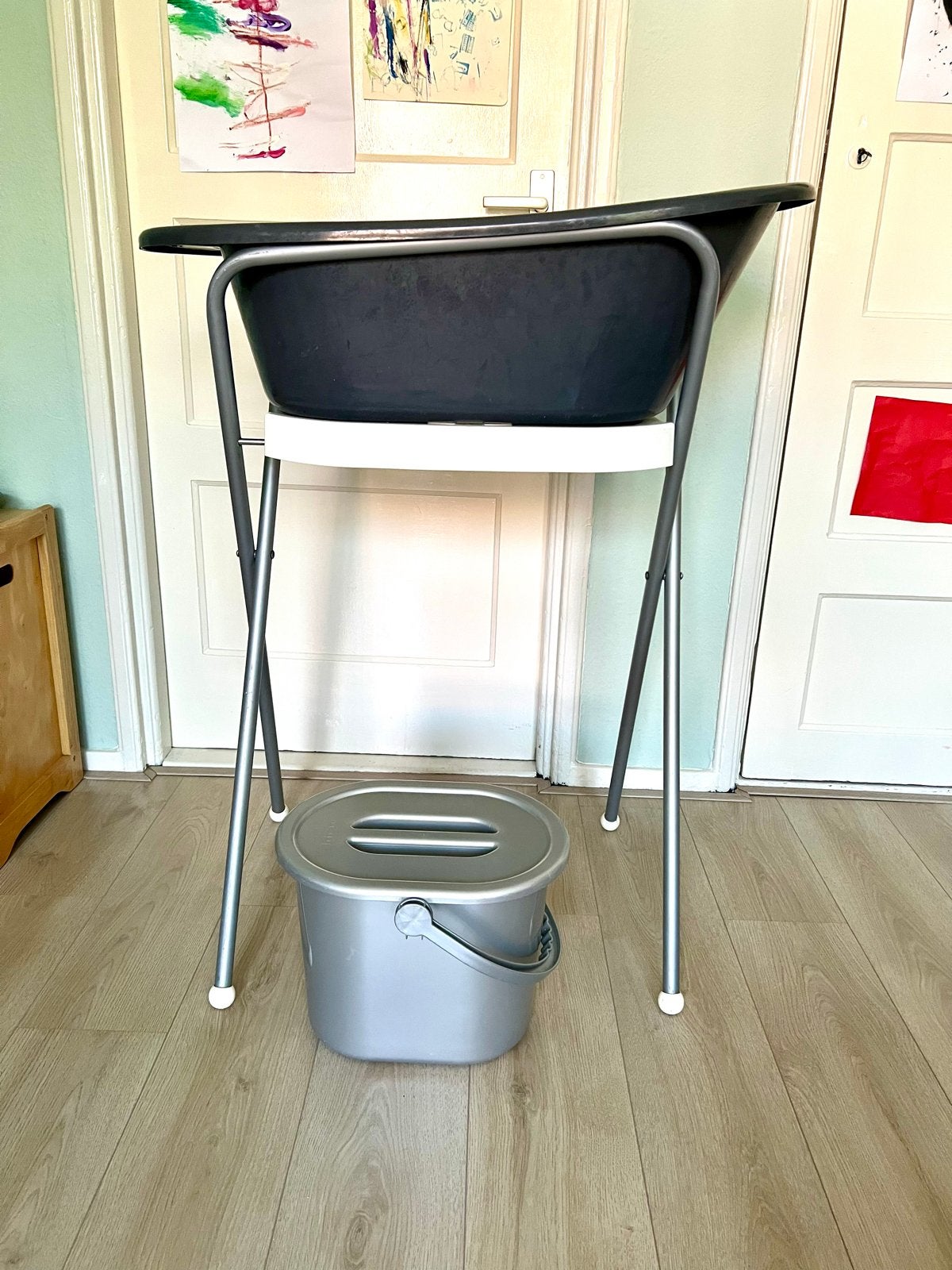 Babybadje met standaard en luieremmer, Ophalen, Gebruikt, Badje, Bébé-jou