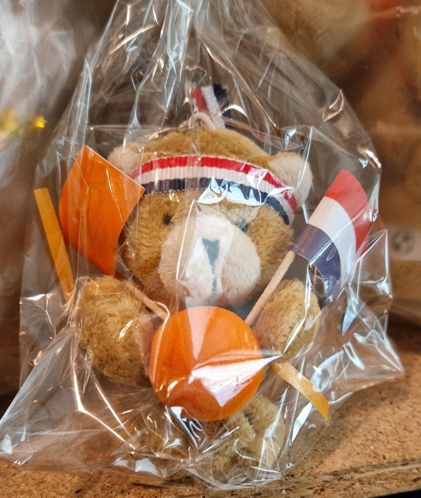 Oranje voetbal beertjes sleutelhangers, Ophalen of Verzenden, Nieuw, Feestartikel, Oranje of Koningsdag