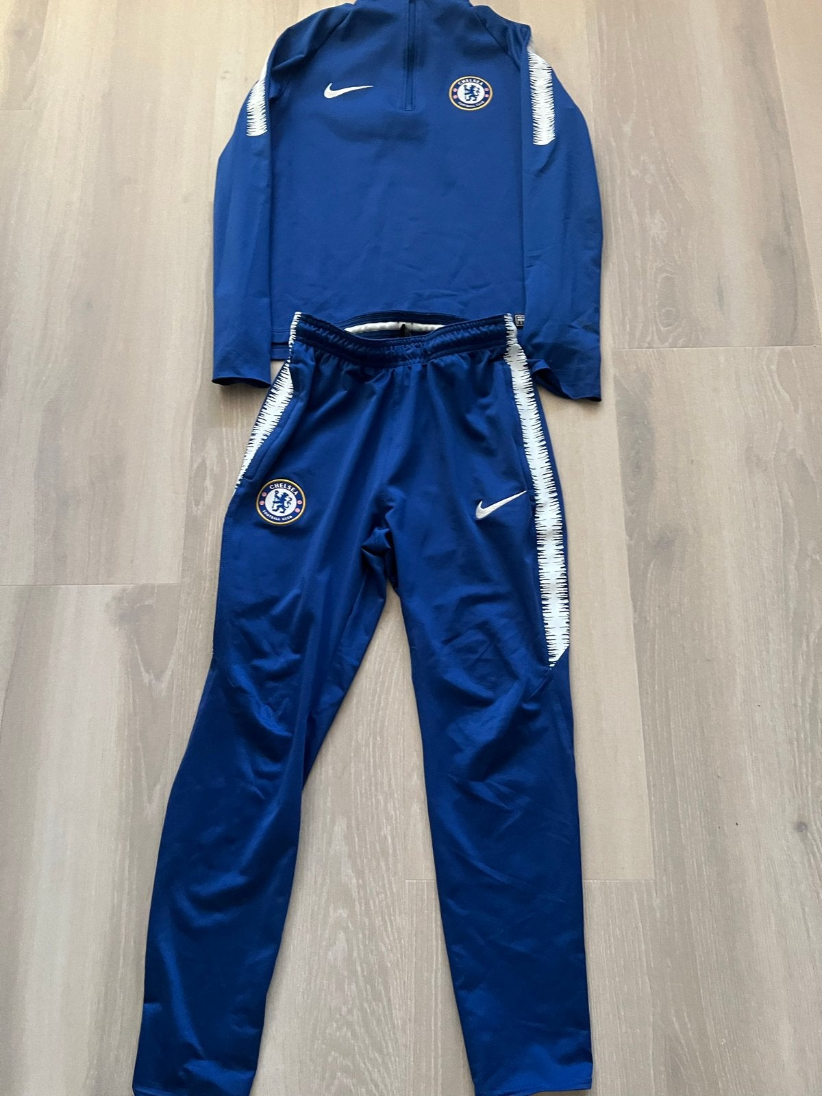 Chelsea trainingspak maat 140 - Blauw, Ophalen of Verzenden, Gebruikt, Jongen, Setje