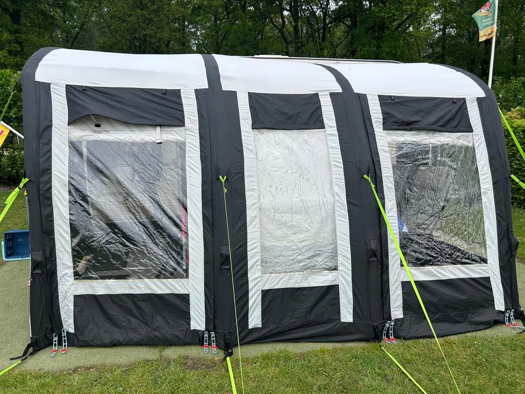 Voortent!! Met lucht!, Caravans en Kamperen, Ophalen of Verzenden, Zo goed als nieuw
