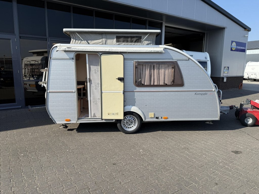 Kip Kompakt Special 37 KK Langslaper + Zit 680KG Bovag 2026, Caravans en Kamperen, Caravans, Standaardzit, Schokbreker, Kip, Bedrijf