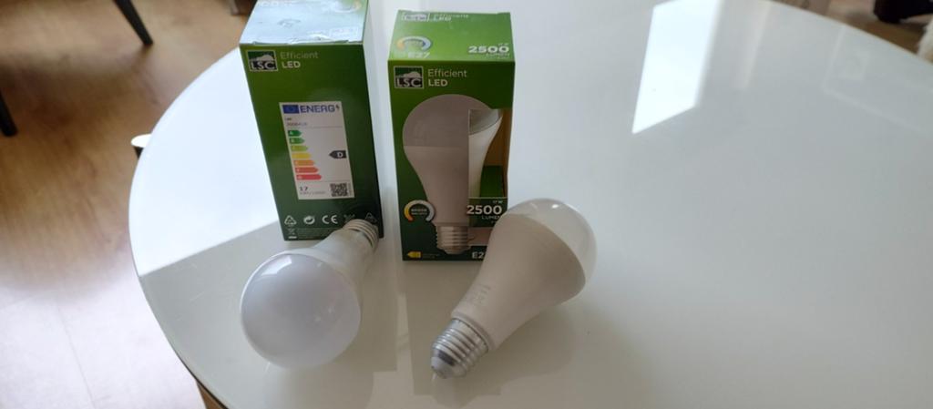 LSC Efficient LED E27 Lampen - Nieuw in doos (10 stuks), Ophalen of Verzenden, Nieuw, Modern