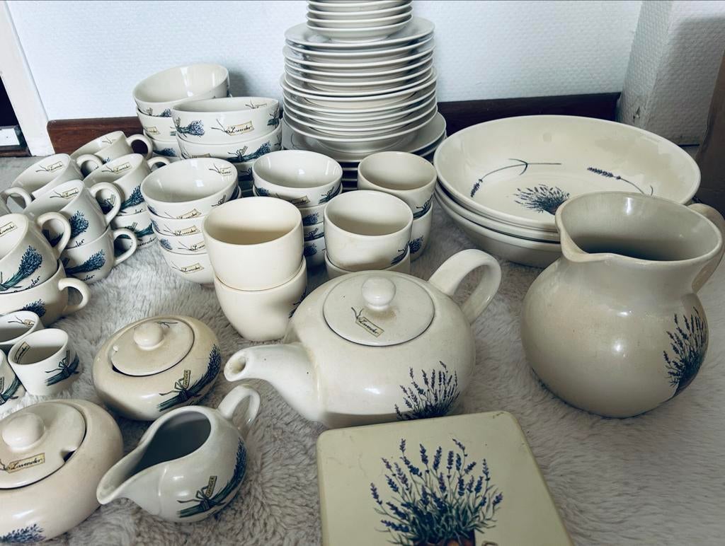 Uitgebreid Lavendel Servies van Jet ter Steege, Overige materialen, Gebruikt, Ophalen of Verzenden, Overige stijlen