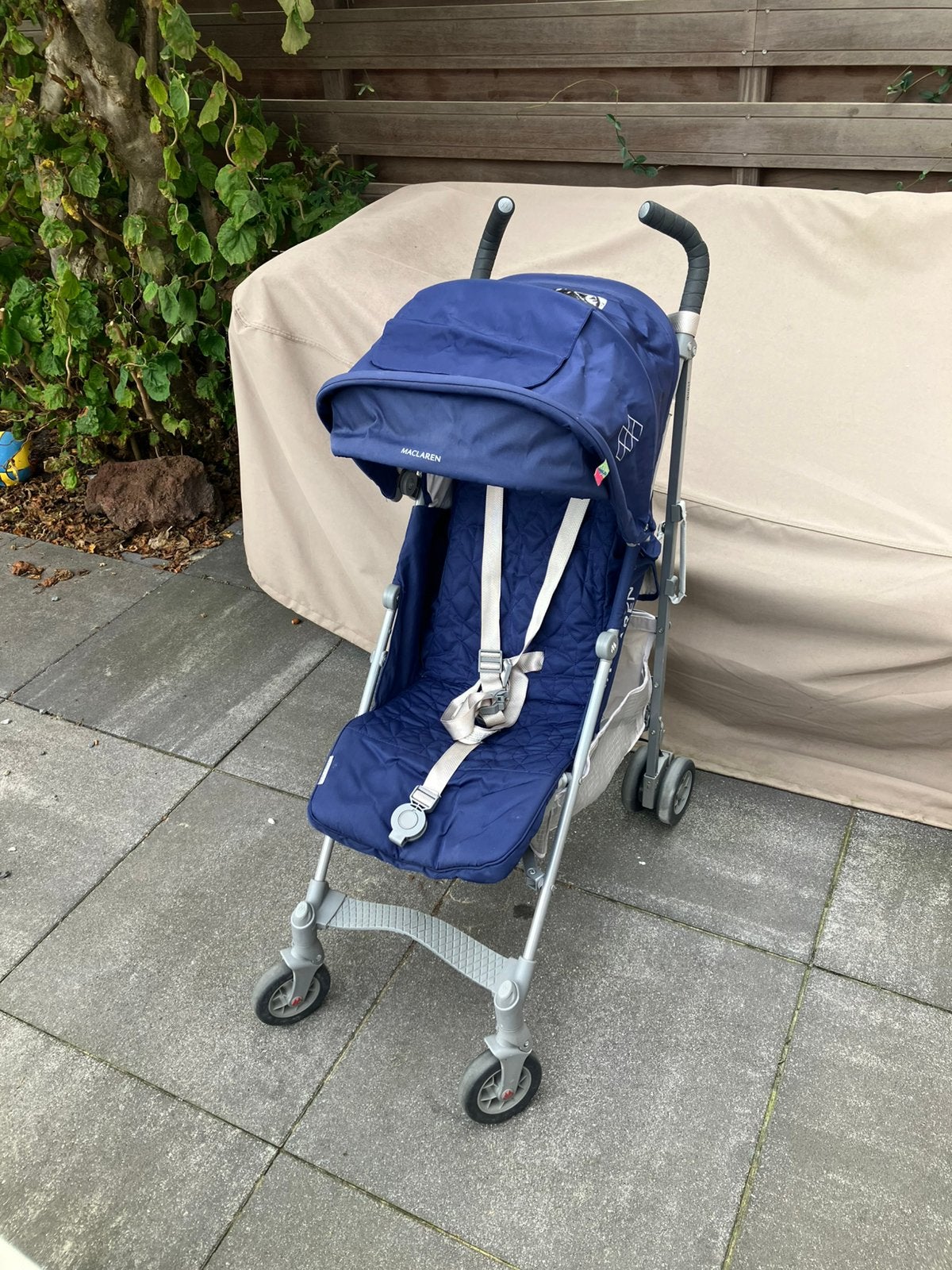 Buggy Maclaren Quest inclusief regenhoes en fietsstandaard, Ophalen, Zo goed als nieuw, Maclaren, Regenhoes