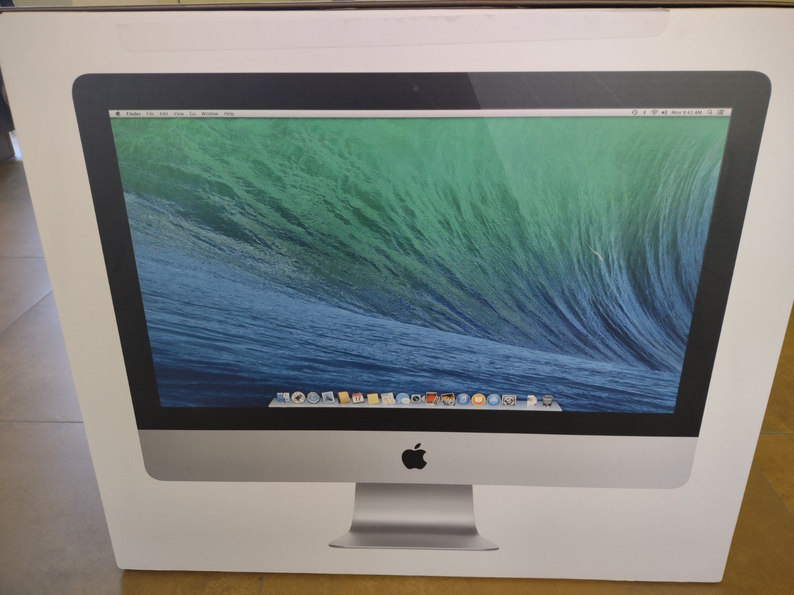 Apple iMac 21.5 inch (Nieuwstaat in originele doos), Computers en Software, Apple Desktops, 2 tot 3 Ghz, IMac, Nieuw, Ophalen of Verzenden