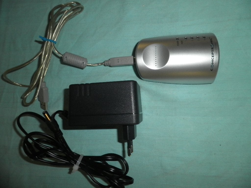 Usb hub met 4 poorten., Computers en Software, Ophalen of Verzenden, Zo goed als nieuw, USB-hub